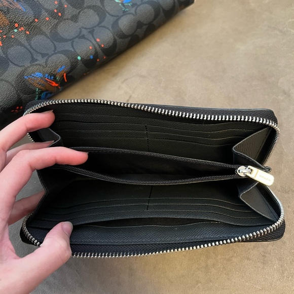 Coach Tote Bag and Matching Wallet - Picture 4 of 5